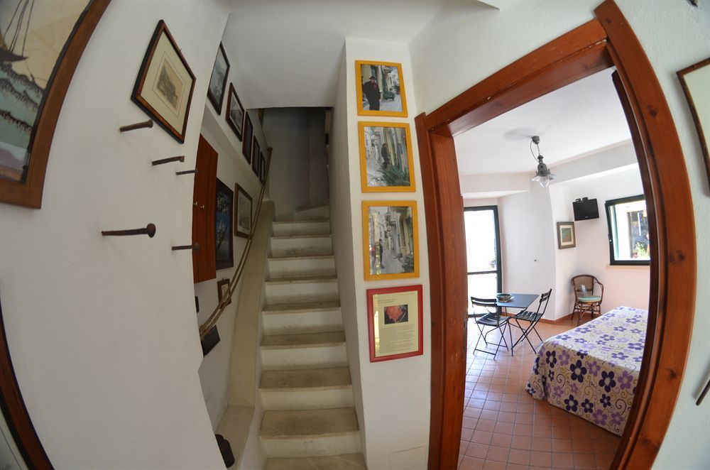 シッラ Le Piccole Grotte Bed & Breakfast エクステリア 写真