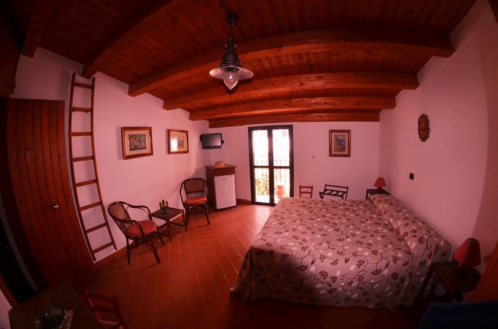 シッラ Le Piccole Grotte Bed & Breakfast エクステリア 写真