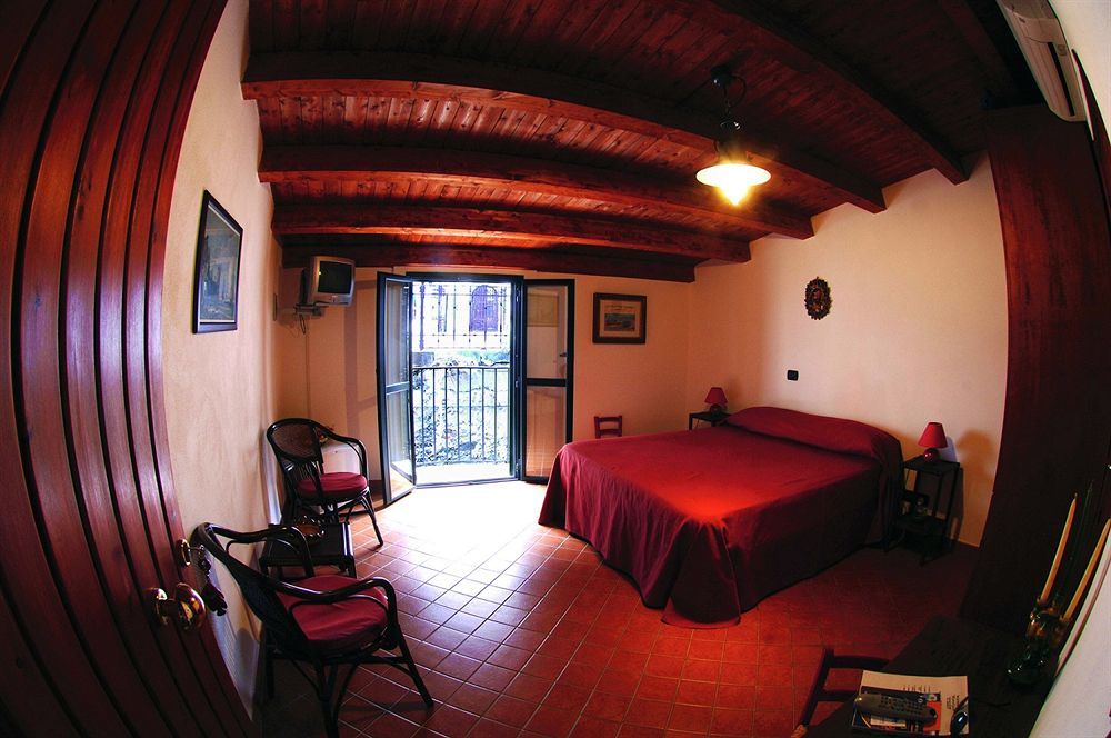シッラ Le Piccole Grotte Bed & Breakfast エクステリア 写真