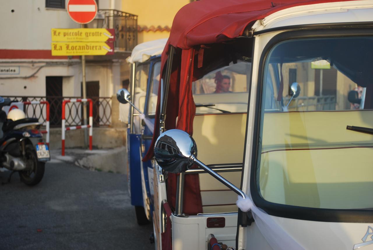 シッラ Le Piccole Grotte Bed & Breakfast エクステリア 写真