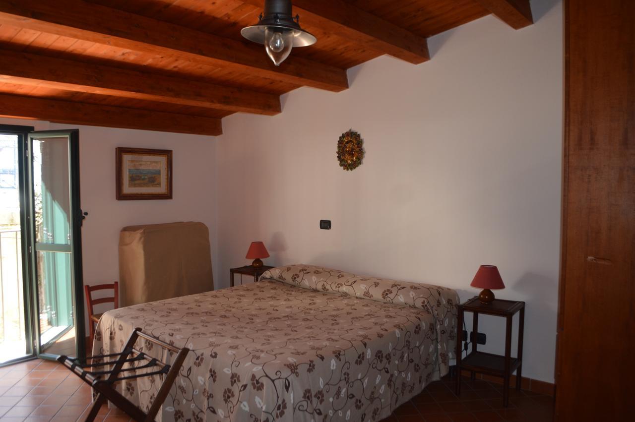 シッラ Le Piccole Grotte Bed & Breakfast エクステリア 写真