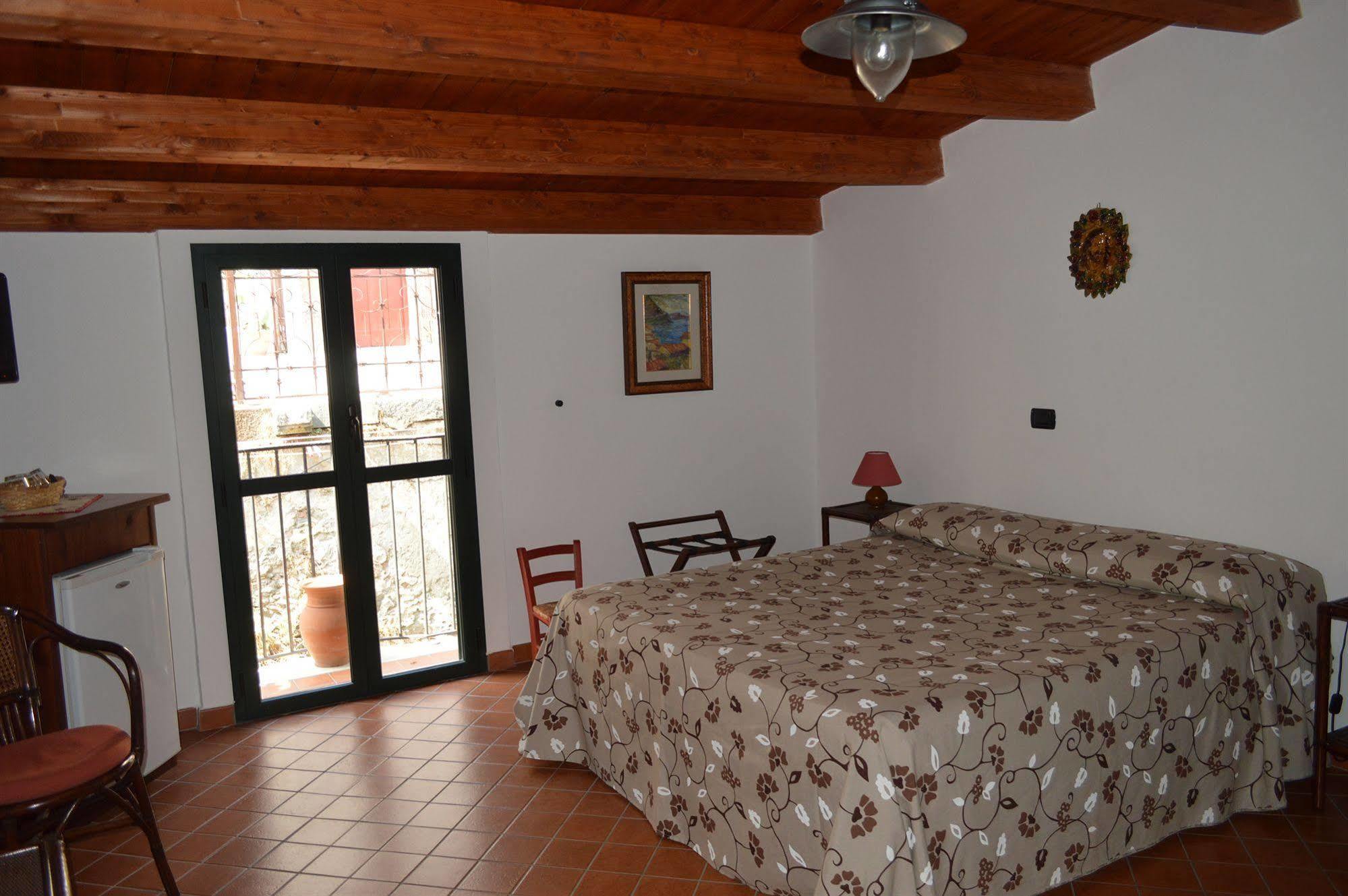 シッラ Le Piccole Grotte Bed & Breakfast エクステリア 写真