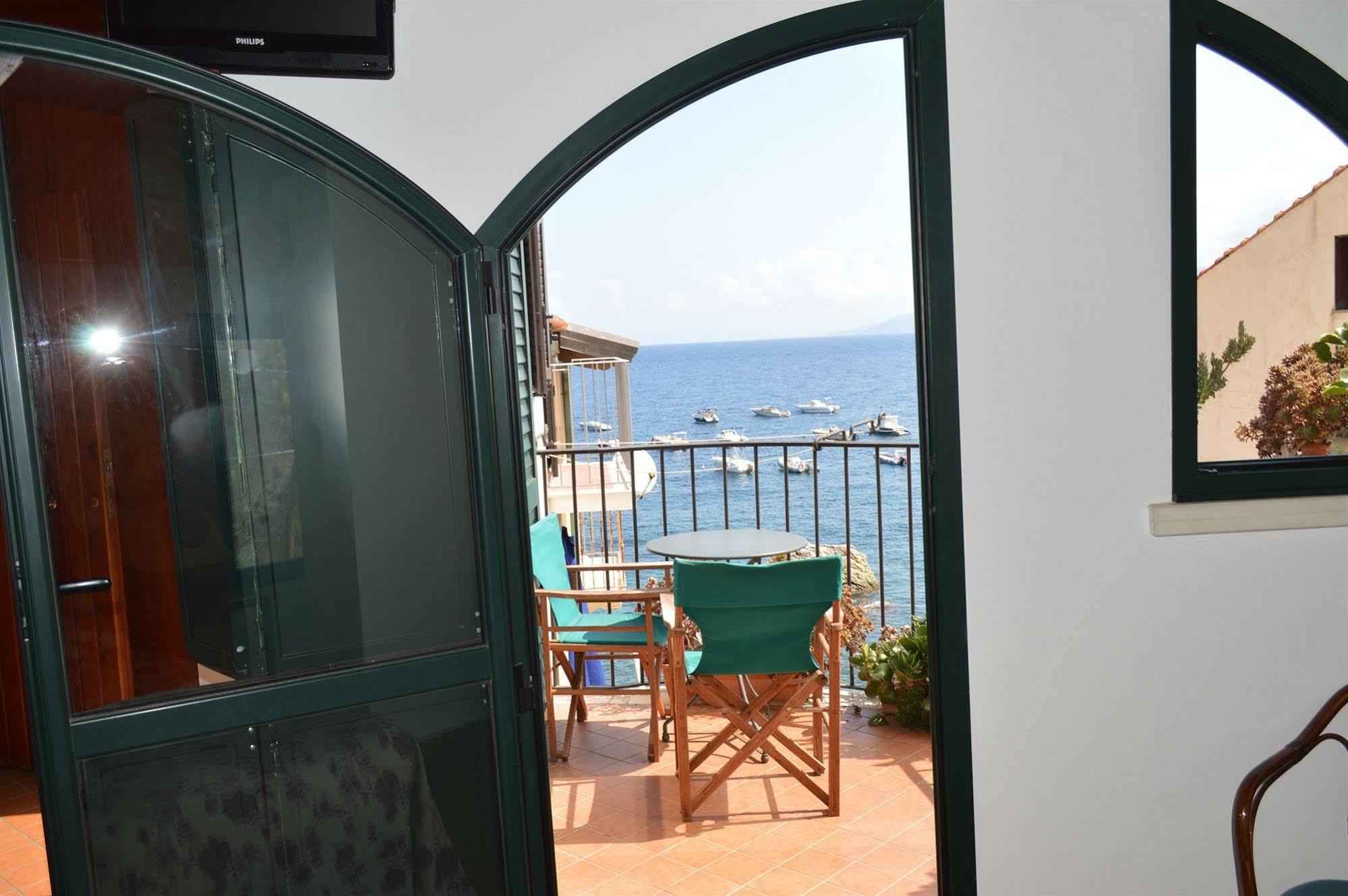 シッラ Le Piccole Grotte Bed & Breakfast エクステリア 写真