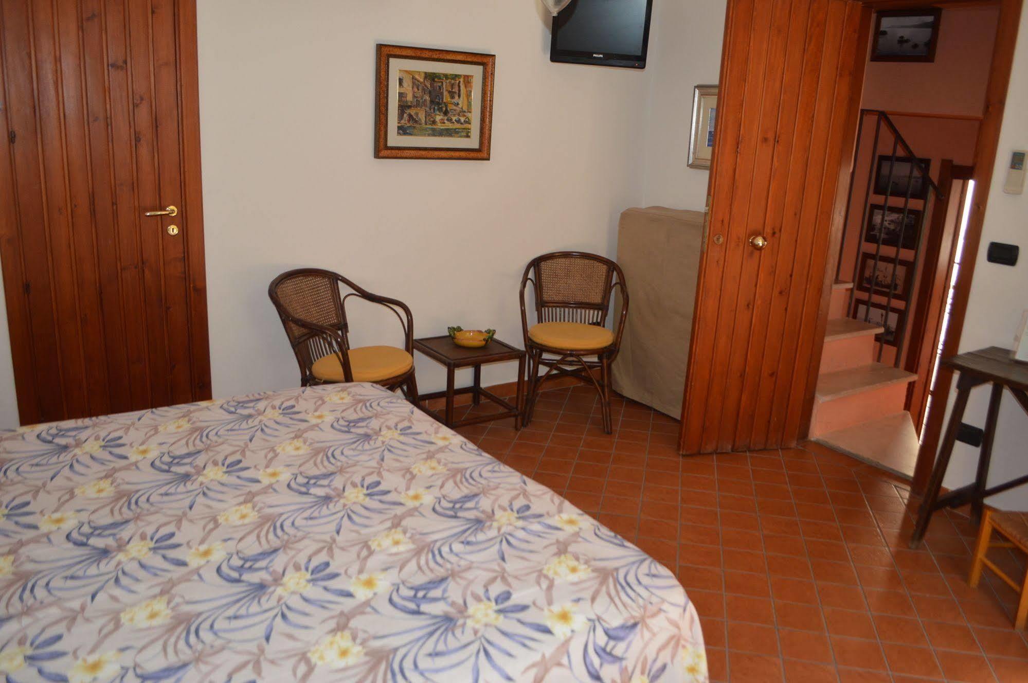 シッラ Le Piccole Grotte Bed & Breakfast エクステリア 写真