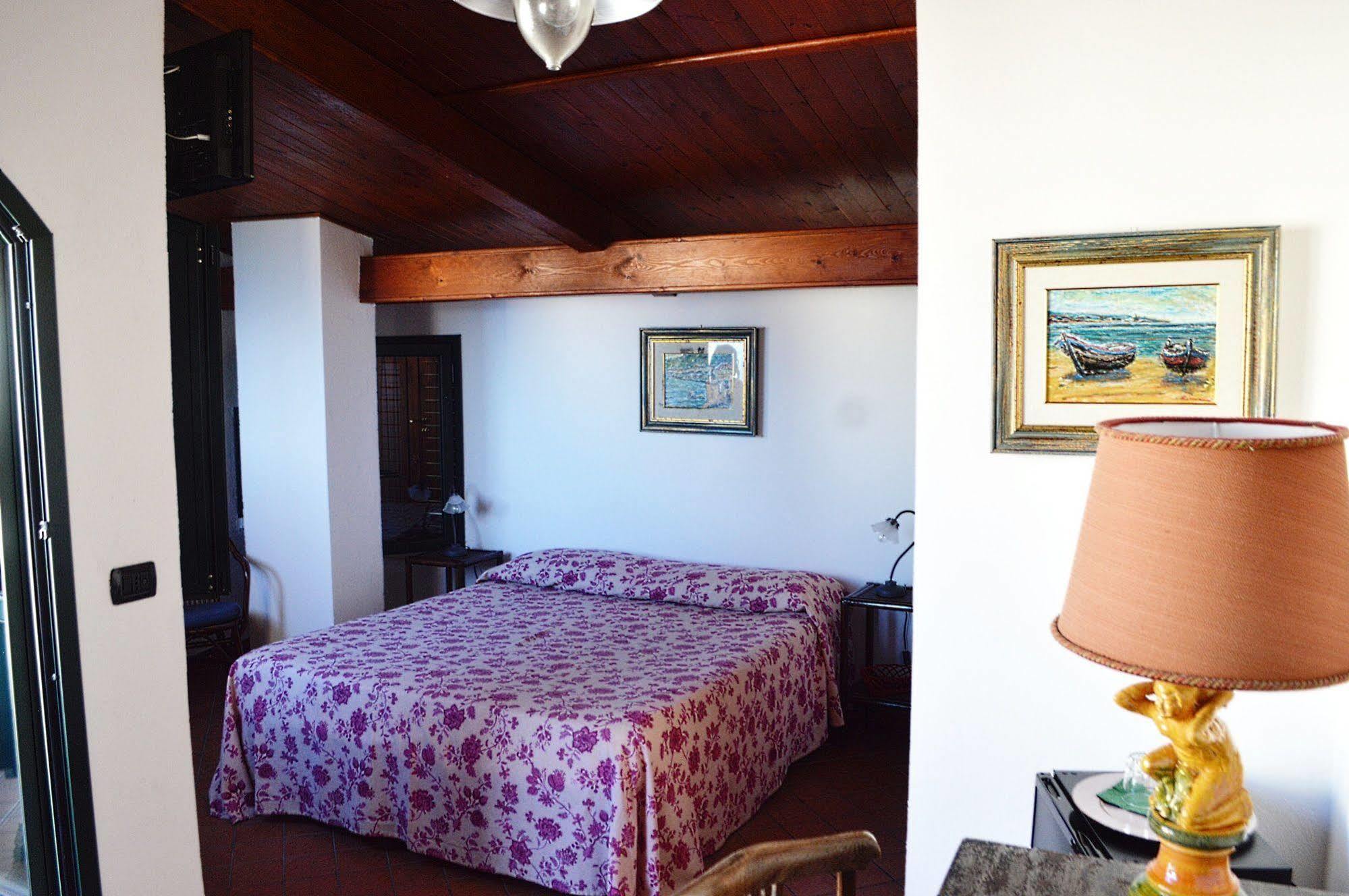シッラ Le Piccole Grotte Bed & Breakfast エクステリア 写真