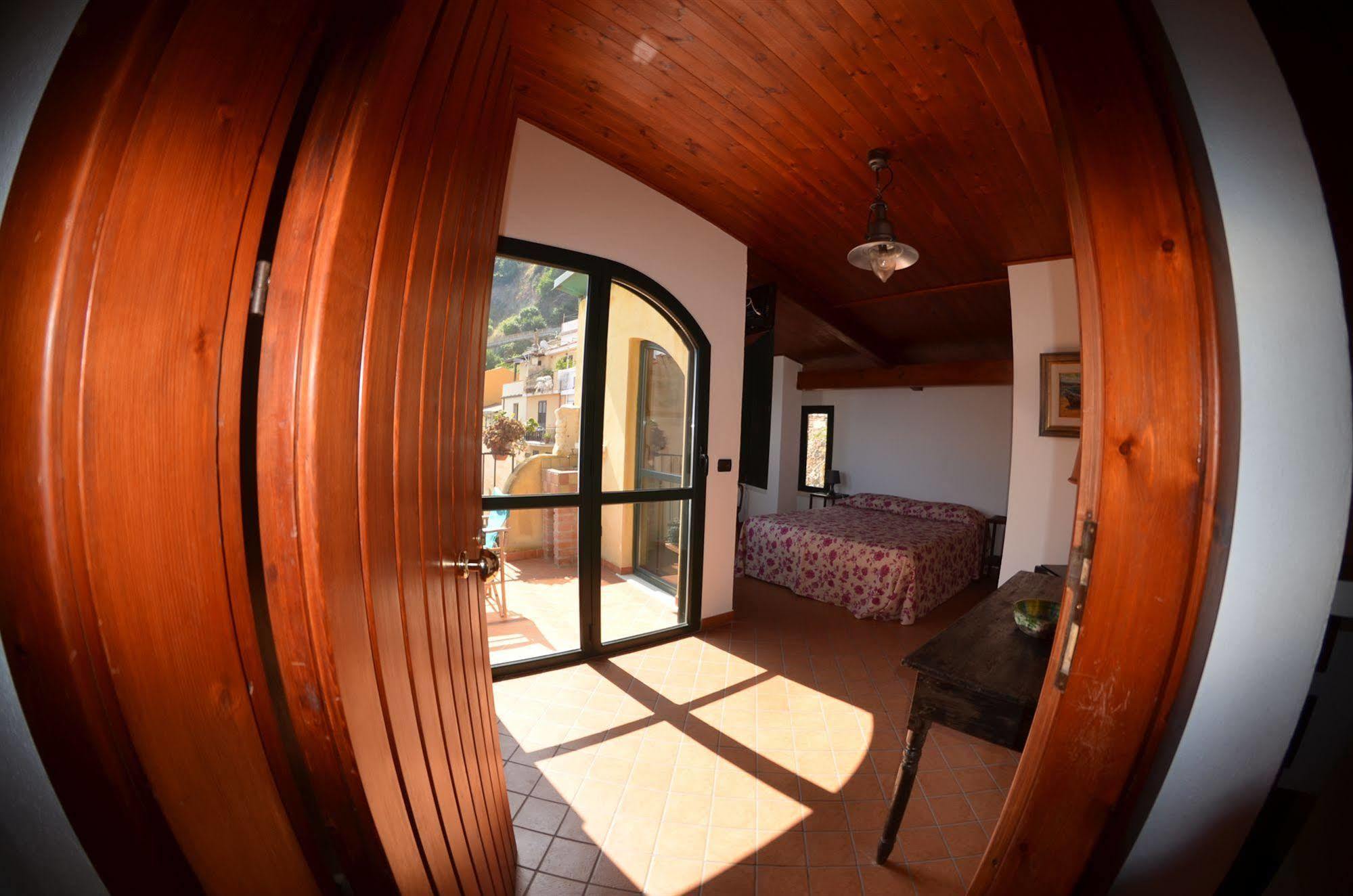 シッラ Le Piccole Grotte Bed & Breakfast エクステリア 写真