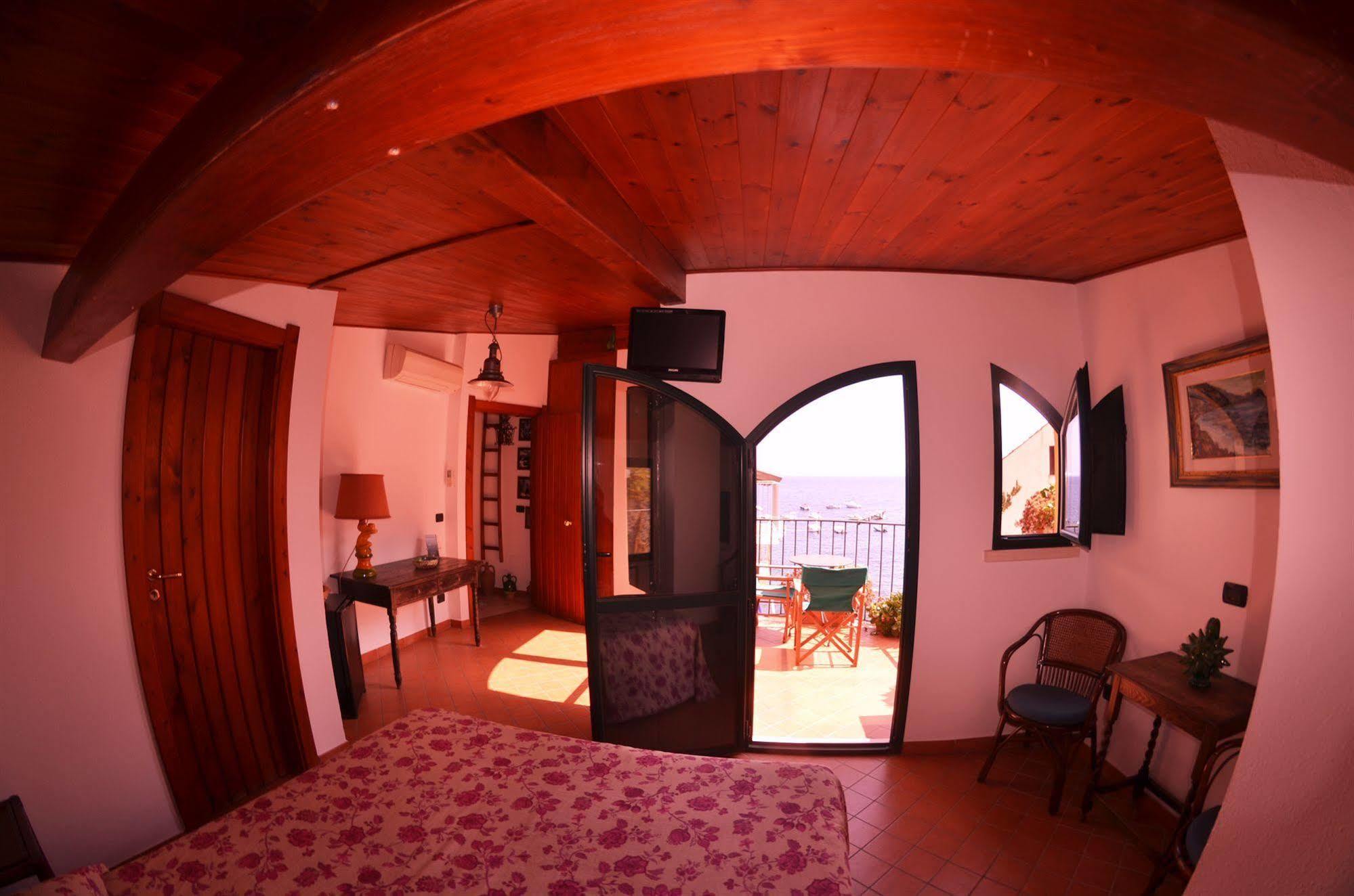 シッラ Le Piccole Grotte Bed & Breakfast エクステリア 写真